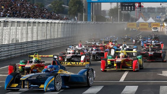 Cada uno de los pilotos tiene dos autos a su disposición. Foto: Oficial