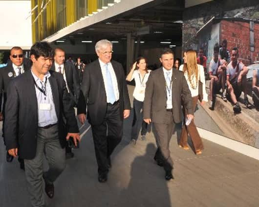 Aníbal Gaviria (der.), alcalde de Medellín y Joan Clos (centro), director ejecutivo de ONU Hábitat. Foto: Alcaldía de Medellín