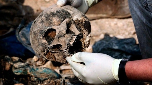 "Las fosas comunes son un testimonio de la pérdida humana, el sufrimiento sustancial y la sorprendente crueldad". Foto: AFP.
