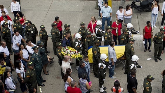 Cortejo fúnebre del patrullero Juan David Marmolejo. Foto: AFP