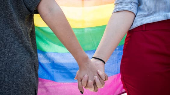 La Corte Constitucional aprobó la adopción gay en 2015. Foto: AFP