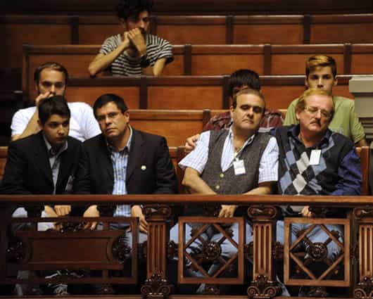 Este lunes entra en vigor la ley de matrimonio igualitario. Foto: AFP