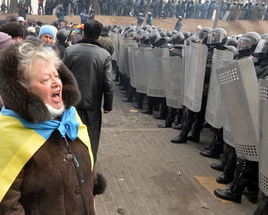 Miles de personas se han enfrentado a los cuerpos de seguridad del Estado. Foto: AFP.