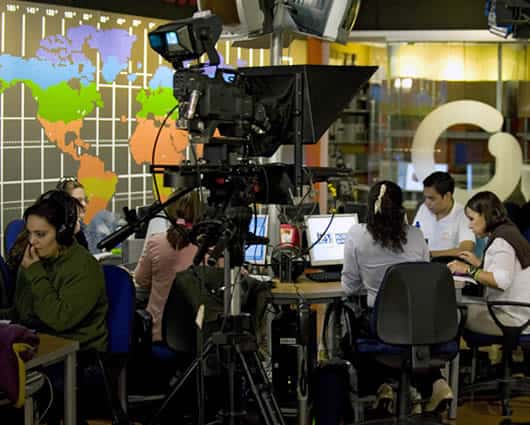 Globovisión era el único canal que transmitía en directo los actos de Henrique Capriles. Foto: AFP