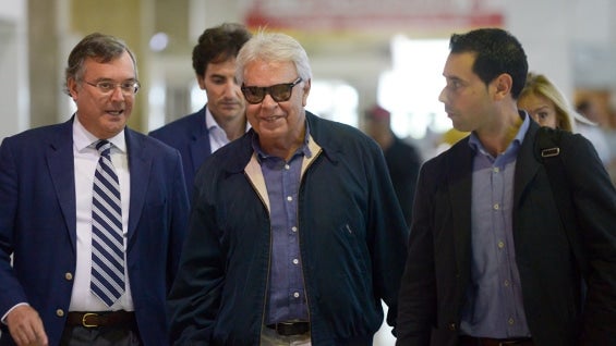 El político español Felipe González a su llegada a Caracas. Foto: AFP.