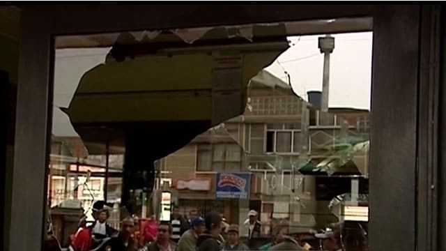 Encapuchados intentaron saquear varios establecimientos. Foto: Noticias RCN