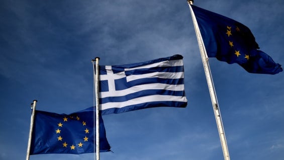 Una encuesta reveló que la mayoría de los griegos ve como necesario el acuerdo para el tercer rescate. Foto: AFP