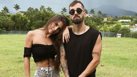Mike Bahía se tatúa a Greeicy Rendón en su pierna