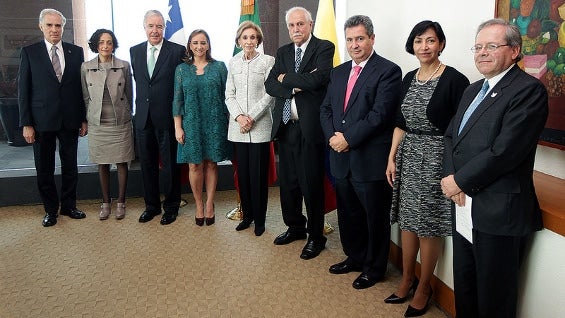 Parte de los integrantes del Grupo de Amigos de México por la Paz en Colombia. Foto: SRE.