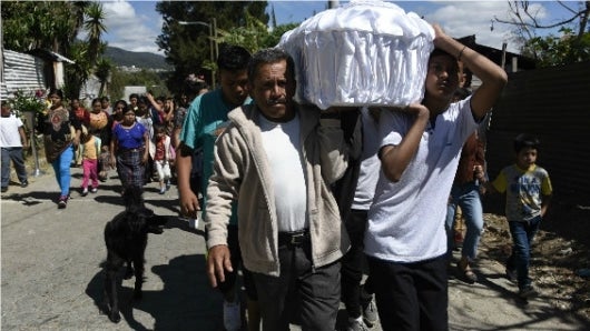 En el accidente, además, 40 personas resultaron heridas. Foto: AFP