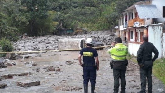 La emergencia es atendida por los cuerpos de socorro.