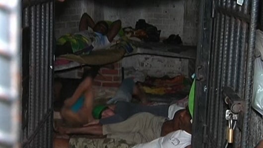 En los calabozos de las estaciones de Policía hasta 30 reclusos tienen que compartir celdas. Foto: Noticias RCN