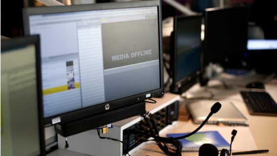 El ataque a TV5 es el primero que logra afectar la transmisión televisiva. Foto: AFP