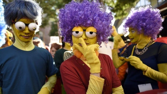 Los menores de edad sólo podrán estar en las calles en compañía de sus padres. Foto: EFE.