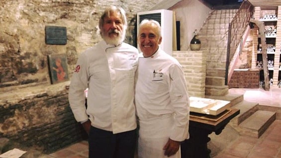 Harrison Ford y el chef español Adolfo Muñoz. Foto: Restaurante Adolfo (Facebook)