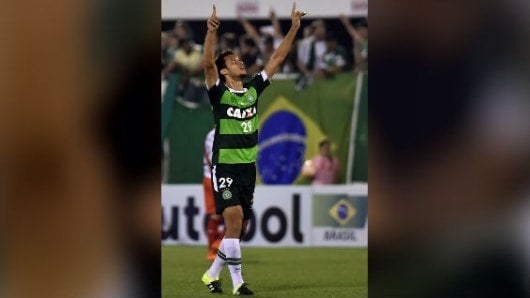 El defensa Helio Neto. Foto: AFP.