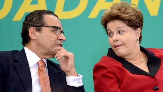Henrique Eduardo Alves, ahora exministro de Turismo; y Dilma Rousseff, presidenta de Brasil. Foto: AFP.