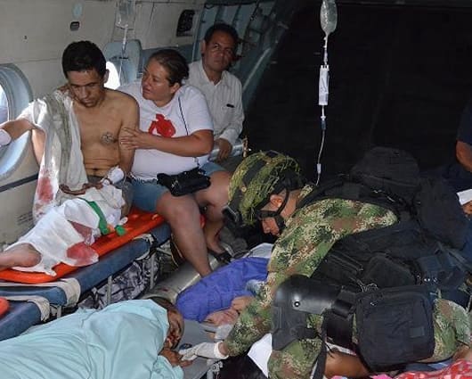 En cuatro helicópteros fueron trasladados los heridos. Foto: @ViviLlorente