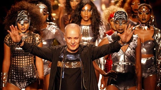 Hernán Zajar sorprendió en la pasarela con sus 'Diosas cósmicas'.