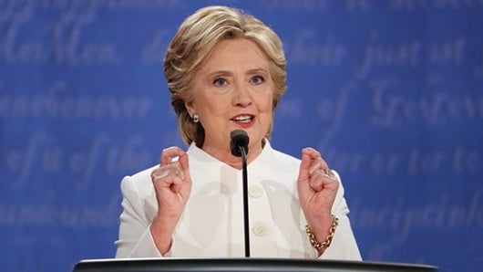 Su imagen, mezcla de dureza y frío realismo, le permitió vencer al idealismo del senador Bernie Sanders y obtener, por fin, la candidatura demócrata. Foto: AFP.