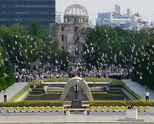 Se ofreció un minuto de silencio a la hora precisa en que detonó la bomba. Foto: AFP