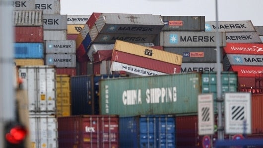 Saquean mercancía caída al mar de contenedores de carguero en islas holandesas