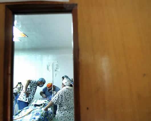 Un paciente abandonó una clínica sin que médicos ni enfermeras se percataran. Foto: AFP