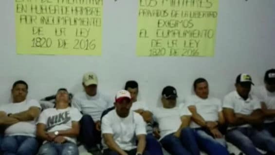 Militares y policías en huelga de hambre.