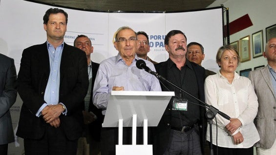 Equipo negociador del Gobierno. Foto: EFE.