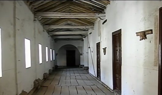 Los habitantes del sector señalan que durante los arreglos se dañaron pinturas y murales.