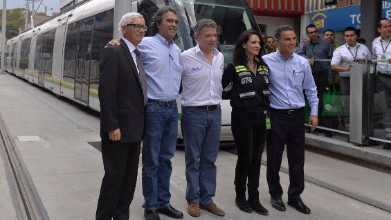 El acto de inauguración incluyó el primer recorrido de Santos en el tranvía. Foto: oficial.