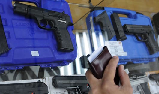 43 de cada 100 ciudadanos no denunciaron. Foto: AFP.