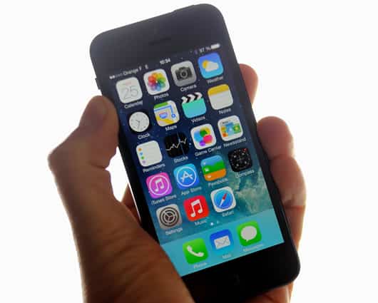 Samsung infringió varias de las patentes del iPhone de Apple. Foto: AFP