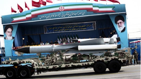 Marcha militar en Teherán. Foto: AFP