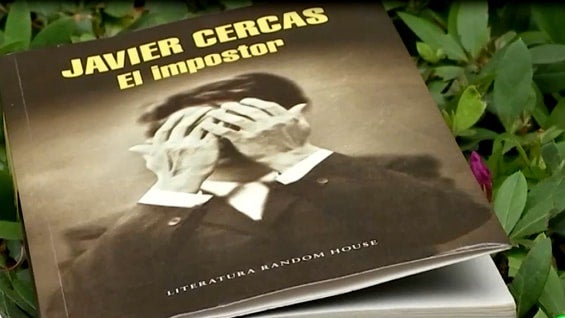 Cercas es un escritor español, quien además escribe columnas en el diario El País.