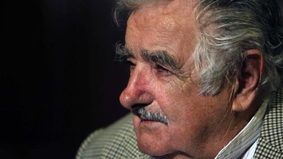 Mujica, quien está vinculado al proceso de paz desde 2013, dijo haber sido nombrado mediador, pero Santos lo desmintió. Foto. EFE