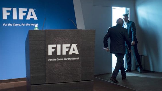 Blatter abandona la FIFA tras haber sido su presidente desde 1998 y tan solo cinco días después de su quinta reelección. Foto. EFE