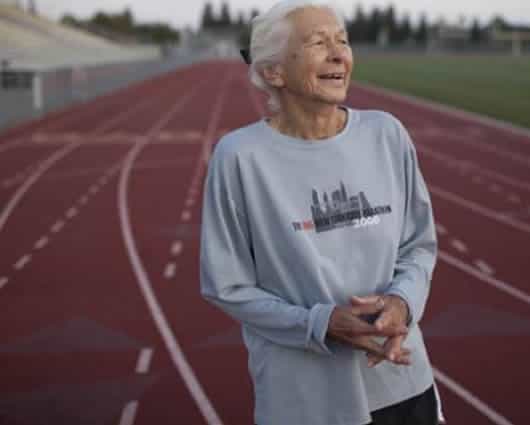 Joy Johnson corrió los 42,195 kilómetros de la maratón de NY. Foto: @Runandwrite