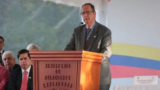 Juan Camilo Restrepo, jefe del equipo negociador del Gobierno con el ELN. Foto: Ministerio de Relaciones Exteriores y Movilidad Humana del Ecuador.