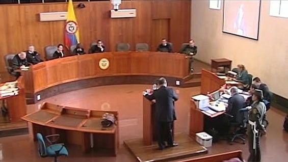 Alias 'Alberto Guerrero' también arremetió contra el senador y expresidente Álvaro Uribe Vélez.