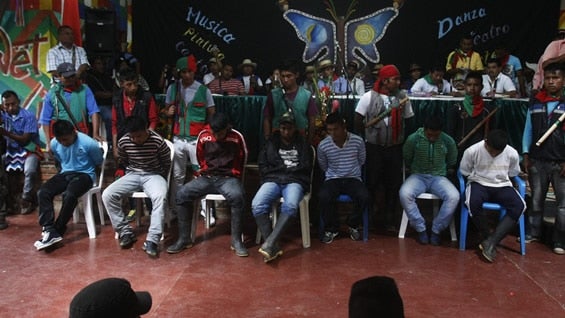 Los indígenas terminaron al juicio contra los guerrilleros. Foto: EFE.