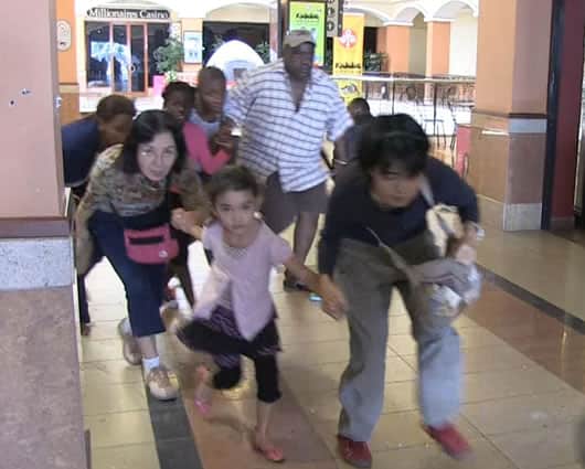 Entre las víctimas se cuentan decenas de niños. Foto: AFP.