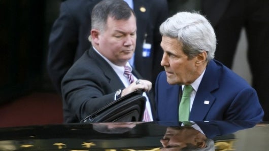 El canciller ruso, Serguei Lavrov, y el secretario de Estado estadounidense, John Kerry. Foto: AFP