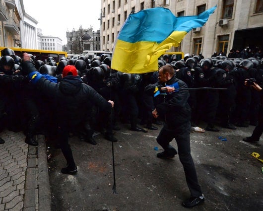 Manifestantes pro UE ocuparon la alcaldía de la capital ucraniana. Foto: AFP