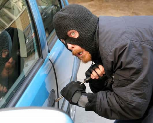 La canción de alerta es "Mi carro" del artista español Manolo Escobar. Foto: thedetroitbureau.com