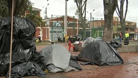 Las celdas se convirtieron en carpas improvisadas. Foto: NoticiasRCN.com
