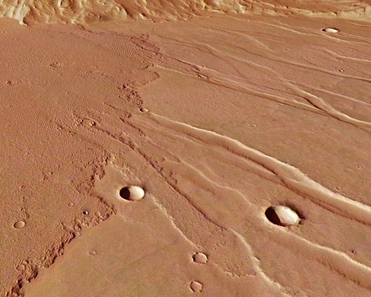 Primer plano de los flujos de lava en Daedalia Planum. Foto: ESA