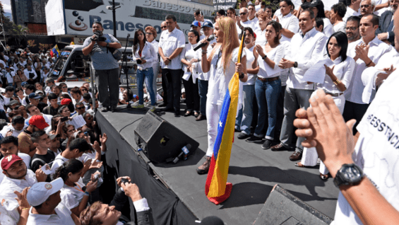 El presidente venezolano denunció el jueves pasado un plan golpista, como parte de una estrategia "trazada desde Washington".