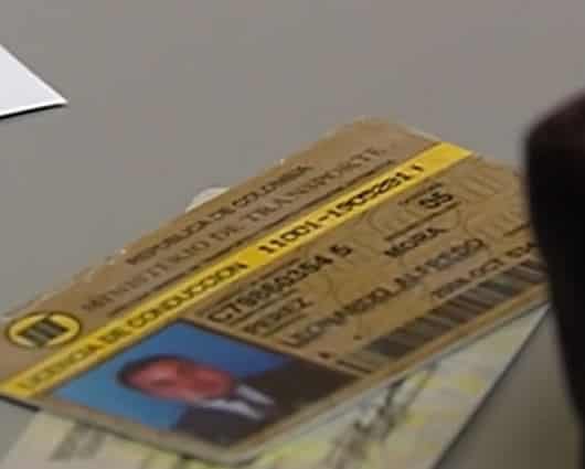 La sustitución se refiere al cambio de plástico de la licencia actual y vigente.