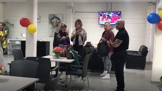 Instantes del arrivo de Gianluca Vacchi a Barranquilla. Foto: Captura de video. CTV Barranquilla